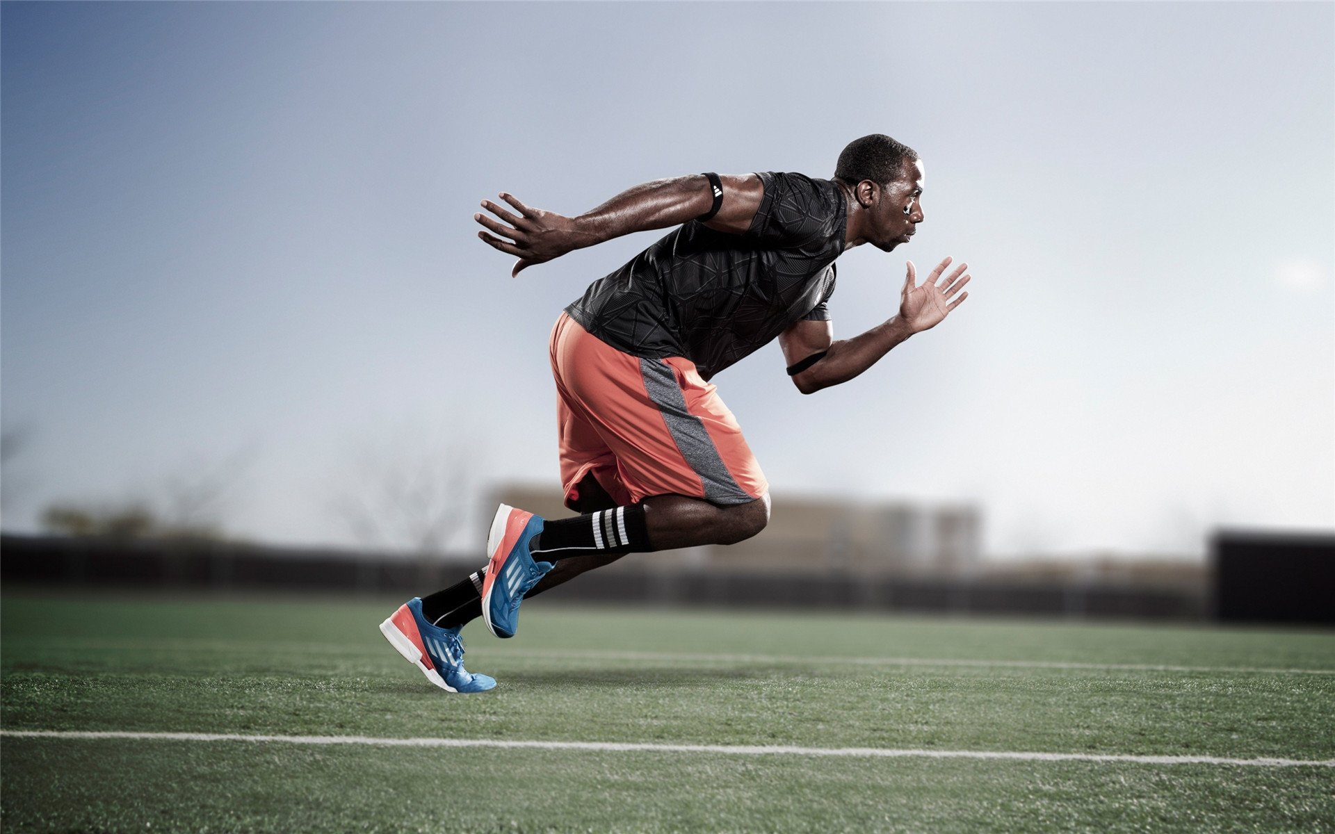 中国男篮集训营对抗赛 火力分布均衡 新战术逐步成型，中国男篮集训是什么